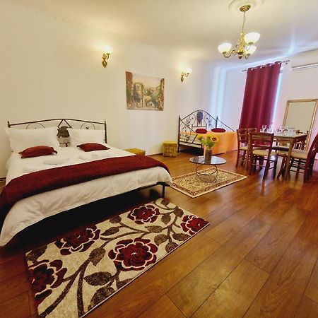 클루지나포카 5* Royal House Near Unirii Square 빌라 외부 사진